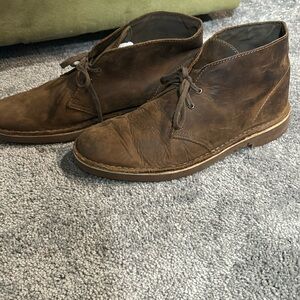 Size 11 brown Clarks men’s shoes high top lace up leather loafers